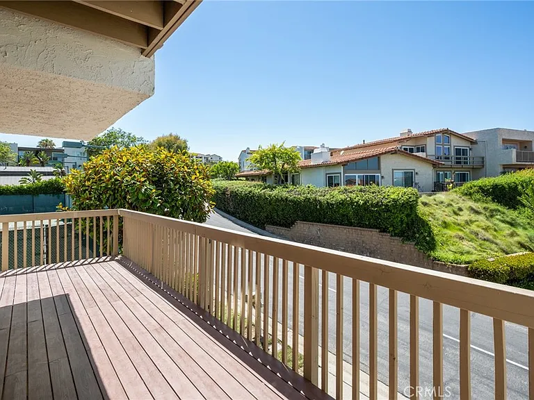 113 Hilltop Cir — Photo 16