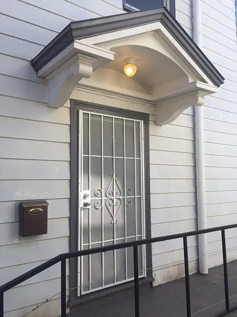 Building Photo - 31 Sims Ave