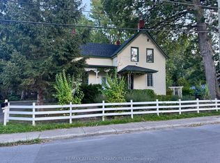 326 3rd St E, Cornwall, ON K6H 2E4