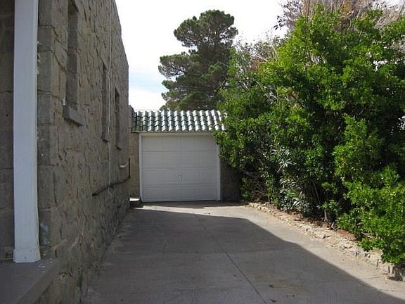 2nd image of 810 Winter Dr
