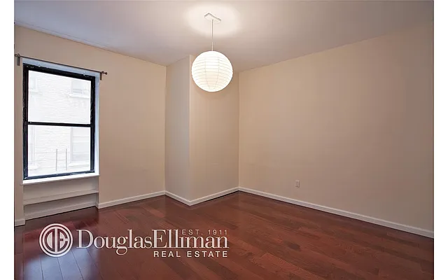 Sold by Douglas Elliman | media 15