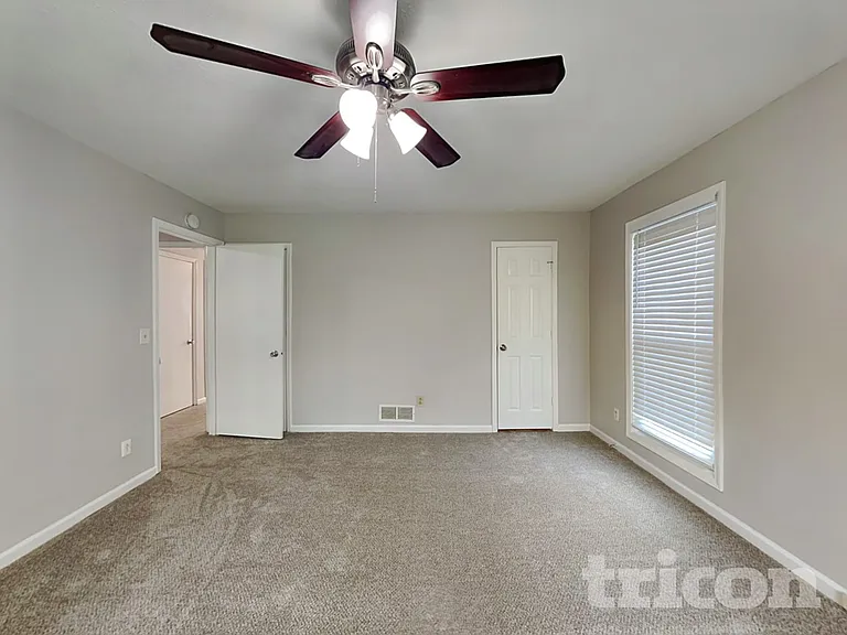 1147 Reading Dr NW — Photo 9