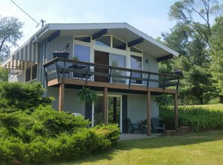 516 Timber Ln, Brooklyn, MI 49230
