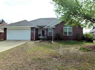 2004 Broken Hill Dr, Van Buren, AR 72956