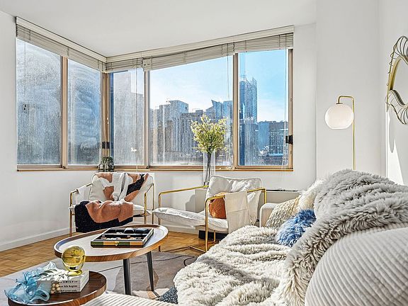 2nd image of 350 W 50th St APT 17C