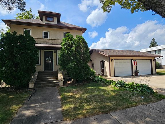 2nd image of 824 Adams Ave