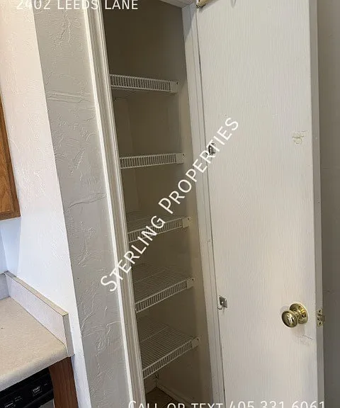 2402 Leeds Ln — Photo 9