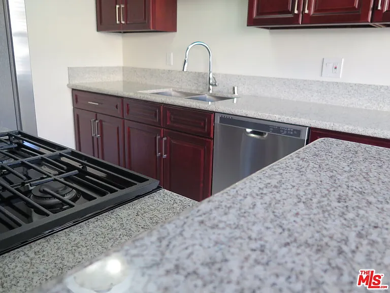 833 N Kingsley Dr #2 — Photo 15