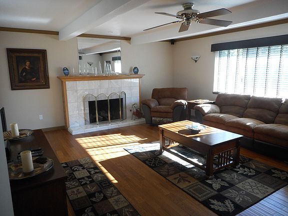 4th image of 4927 Hollycrest Way