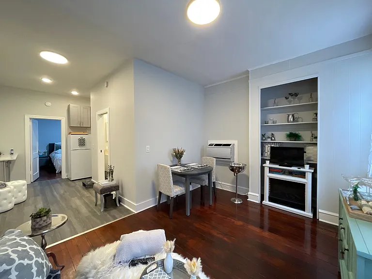 1127 Spruce - McCarthy — Photo 1