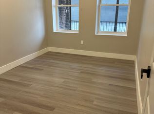 200 Parkhurst St #1R, Newark, NJ 07114