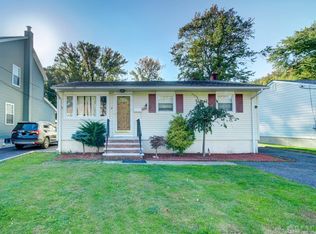 27 Hayes Ave, Colonia, NJ 07067