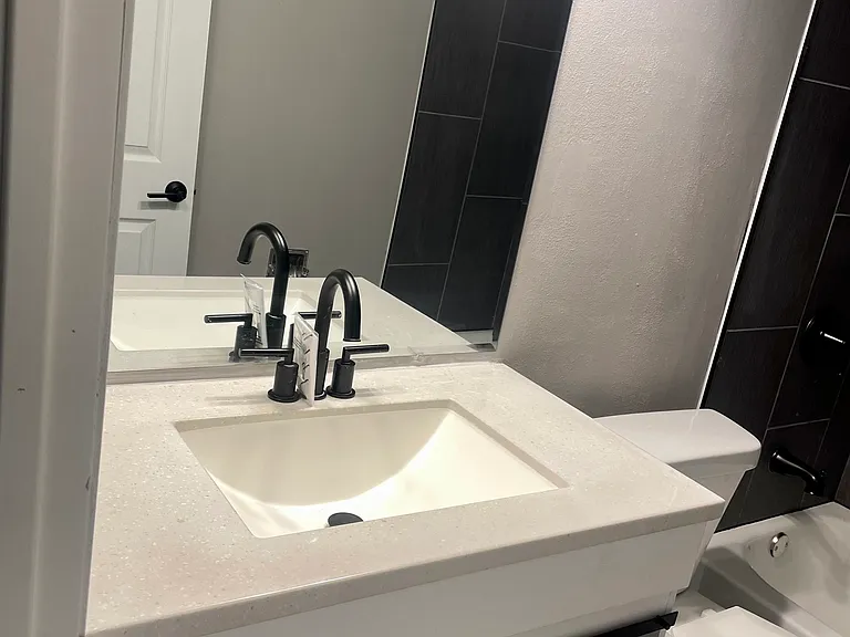 5155 Seaton Hall Dr #4 — Photo 6