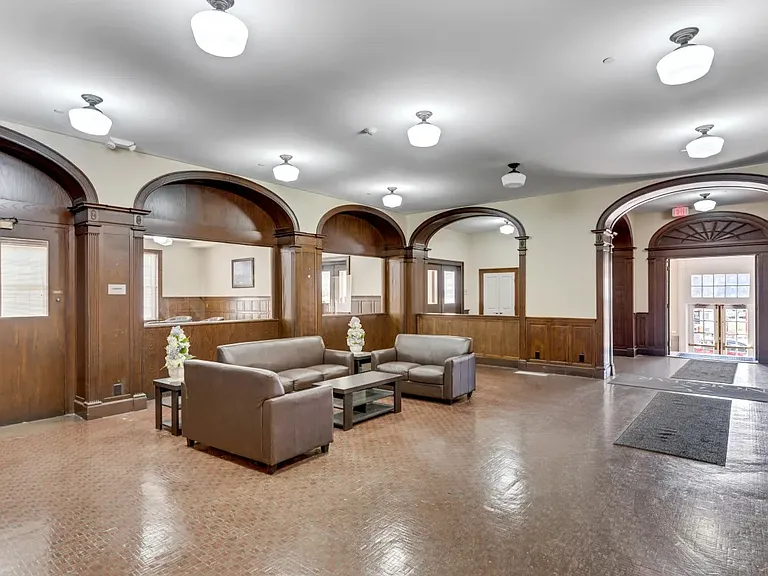 13 State Street Apartments — Photo 6