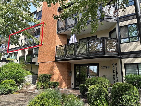 2nd image of 1280 Fir St #301