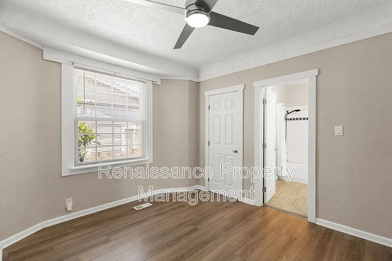 2 bed, 1.0 bath, 804 sqft, $1,745 — Photo 4