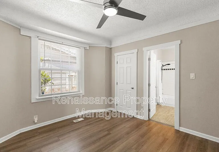 400 E Ellis St — Photo 4