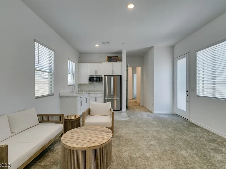 988 Edinburgh Fields Ct — Photo 37