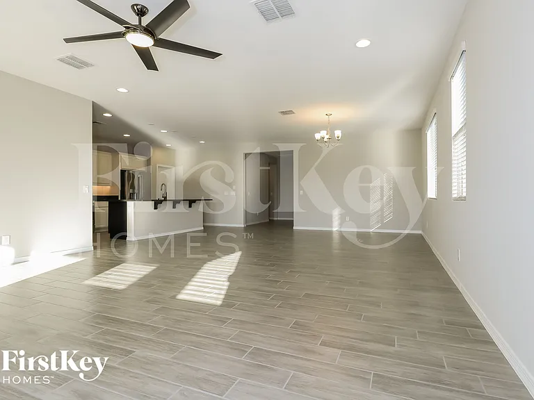 8411 S 164th Dr — Photo 3