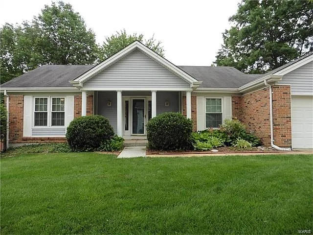 16526 Winter Leaf Dr photo 1