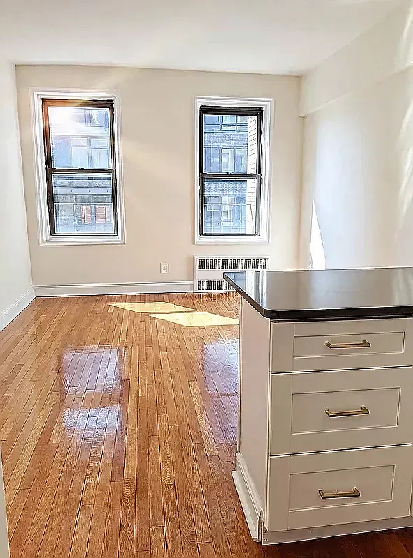 342 East 49th Street — Photo 2