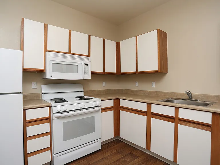 Castaic Lake Senior Apts — Photo 23