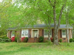 3406 Regents Park Ln, Greensboro, NC 27455
