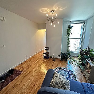 5th image of 180 Driggs Ave APT 4R