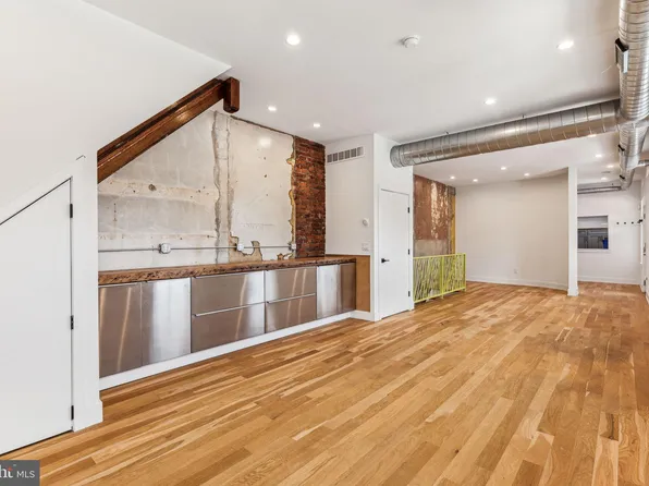 3801 Poplar St, Philadelphia, PA 19104