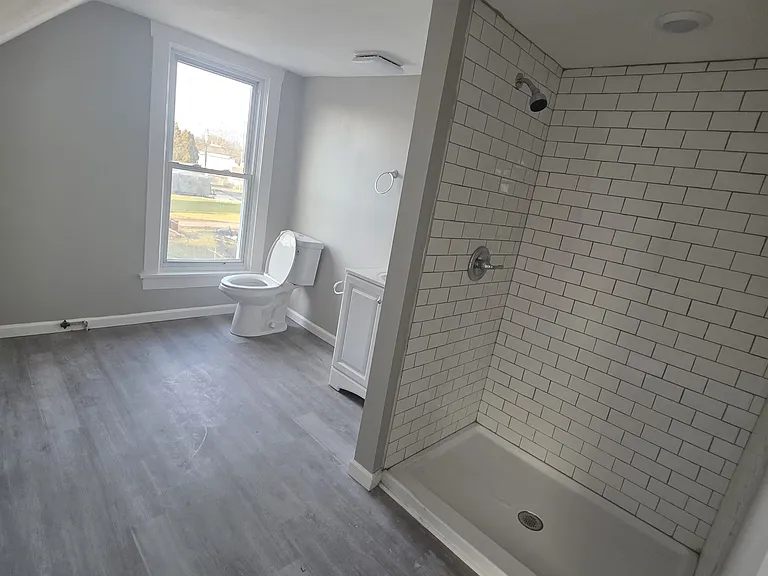 822 Leesburg Ave — Photo 6