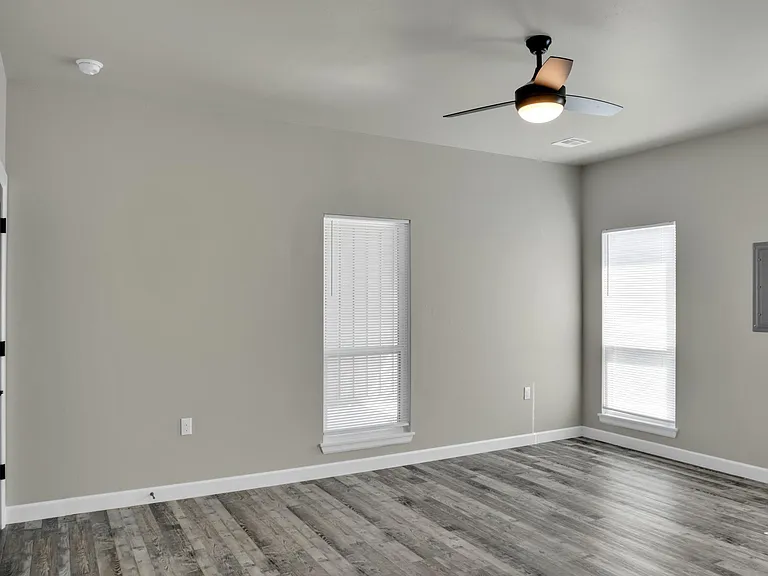 8535 Cedar Oaks Cir — Photo 17