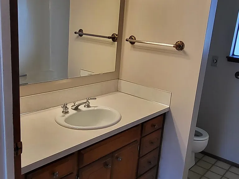 5448 Marian Dr NE — Photo 18