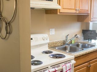 2030 9th St APT 6, Coralville, IA 52241
