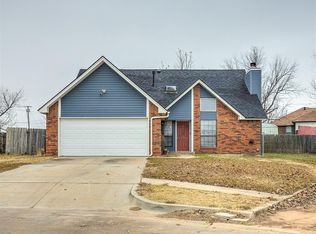 2101 NE 11th St, Moore, OK 73160