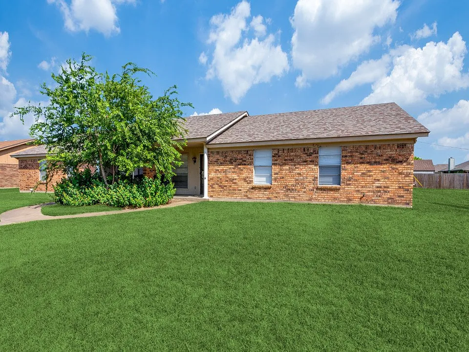 1111 N Nolan River Rd #B