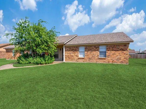 1111 N Nolan River Rd APT B, Cleburne, TX 76033