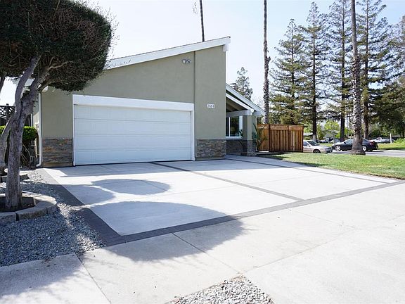 3rd image of 320 Coty Way