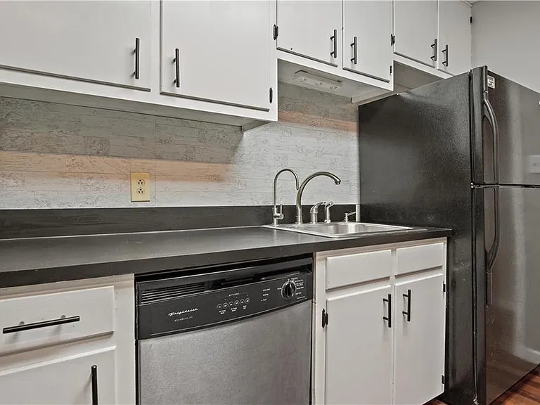304 Judson Dr — Photo 4