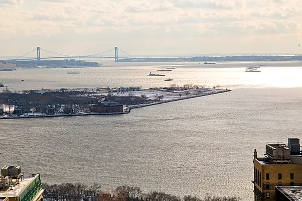 Sold by The Dressler Group LLC | media 20