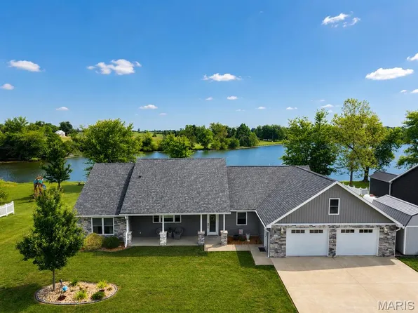11214 W Lakeshore Dr, Hannibal, MO 63401