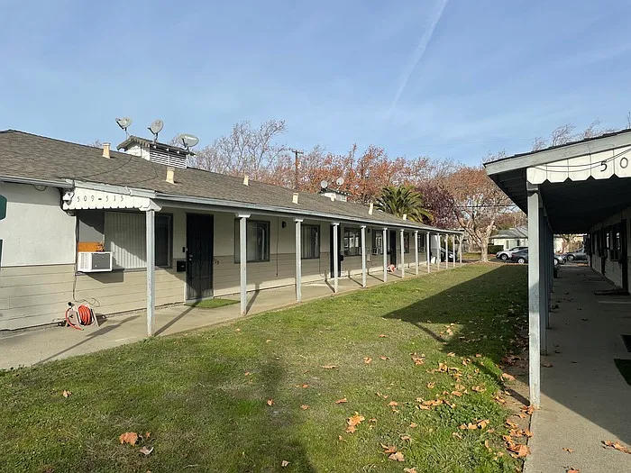 Building Photo 5