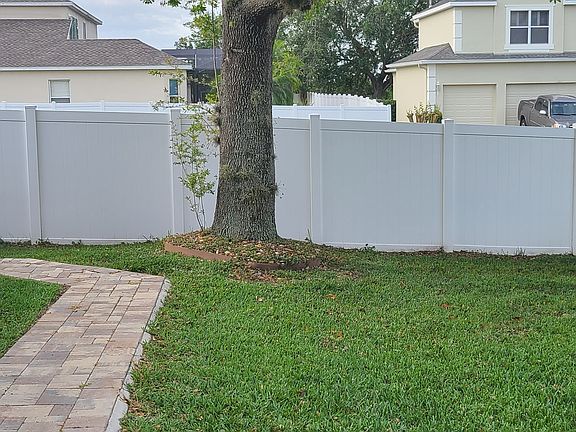 2nd image of 2847 Majestic Isle Dr