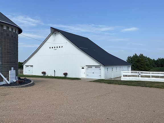 4th image of 2408 County Rd W