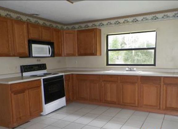 3rd image of 6060 SE 118th Pl