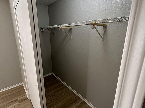 4th image of 2315 Summit Ln