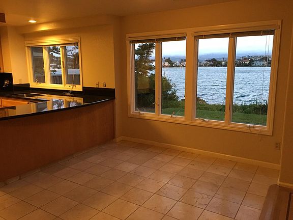 3rd image of 700 Widgeon St