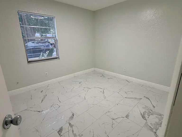 1372 Pierce St — Photo 9