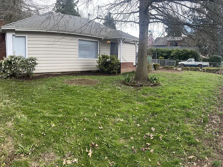 9922 SE Linwood Ave — Photo 2