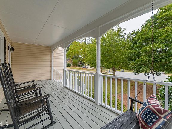 2nd image of 2727 Ravenwood Dr