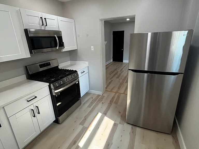 7227 Whipple St — Photo 13